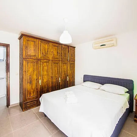 Invigorating With Balcony, Terrace And Backyard In Bodrum 펜션