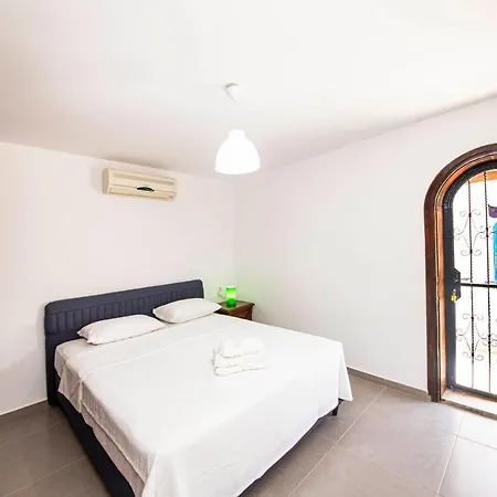 Vakantiehuis Invigorating With Balcony, Terrace And Backyard In Bodrum Turgutreis