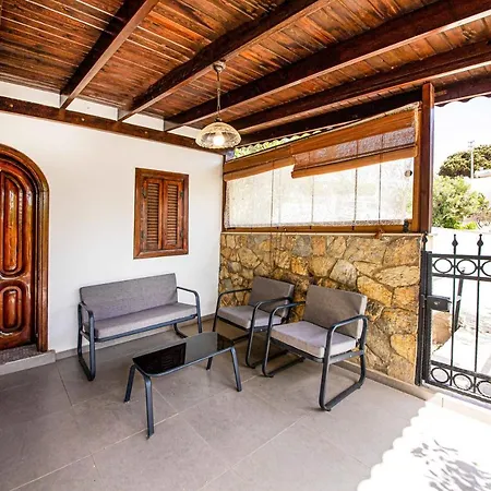 Invigorating With Balcony, Terrace And Backyard In Bodrum Vakantiehuis Turgutreis